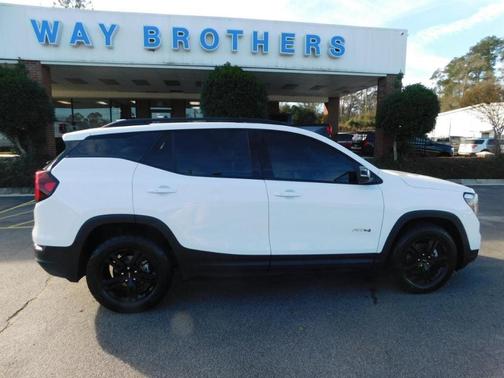 2024 GMC Terrain AT4