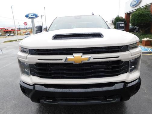 2026 Chevrolet Silverado 2500 Custom