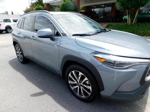 2023 Toyota Corolla Cross XLE