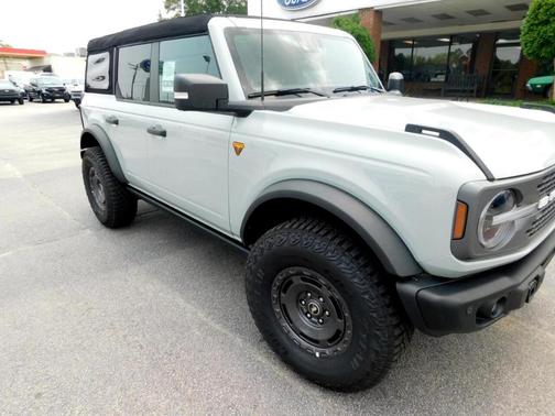 2023 Ford Bronco Badlands