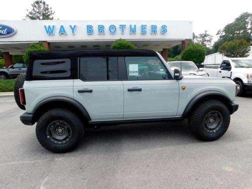 2023 Ford Bronco Badlands