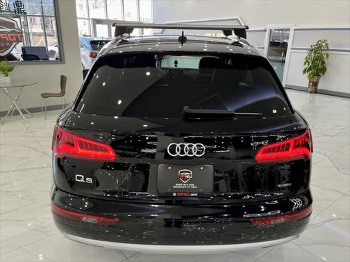 Photo 5 of 23 of 2020 Audi Q5 45 Premium Plus