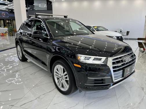 Photo 1 of 23 of 2020 Audi Q5 45 Premium Plus