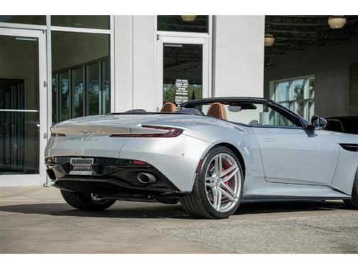 2025 Aston Martin DB12 