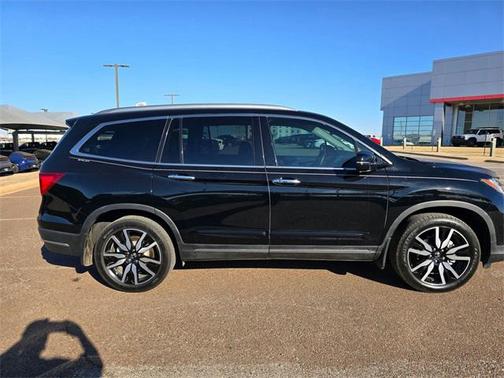 2022 Honda Pilot Touring 8-Passenger