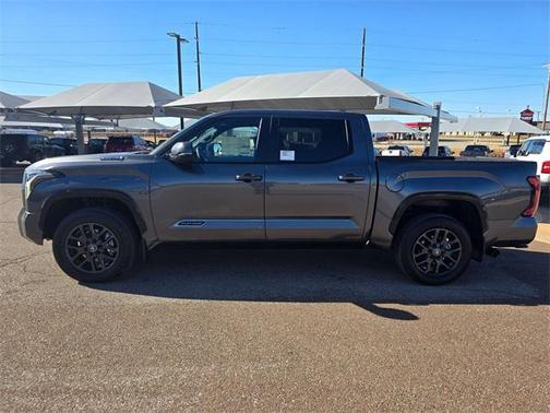 2025 Toyota Tundra Hybrid Platinum