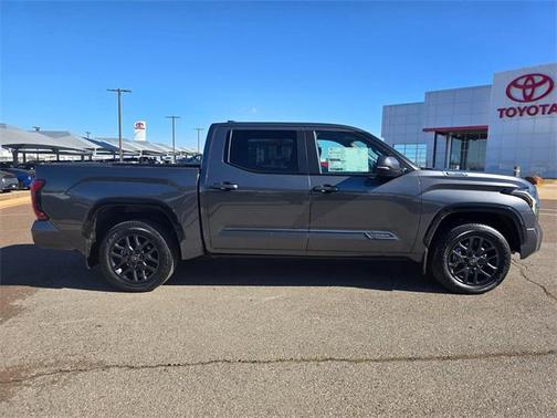 2025 Toyota Tundra Hybrid Platinum