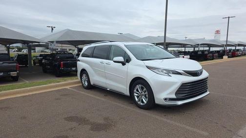 Wind Chill Pearl 2024 Toyota Sienna Limited