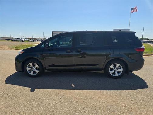 2020 Toyota Sienna SE