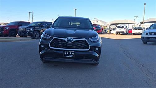 2023 Toyota Highlander Hybrid LE