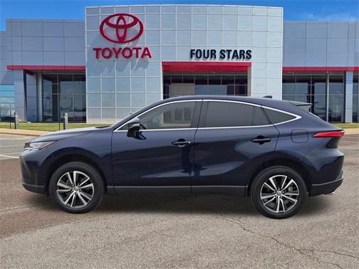 2022 Toyota Venza LE