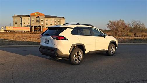 2025 Toyota RAV4 Hybrid LE