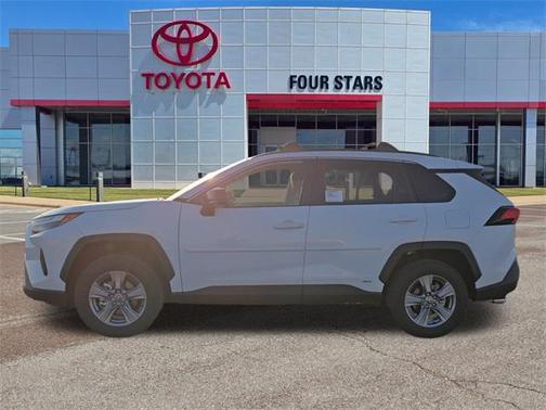 2025 Toyota RAV4 Hybrid LE