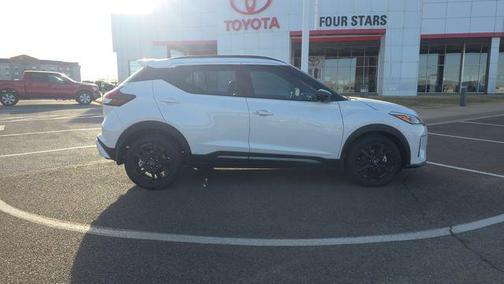 2024 Nissan Kicks SR