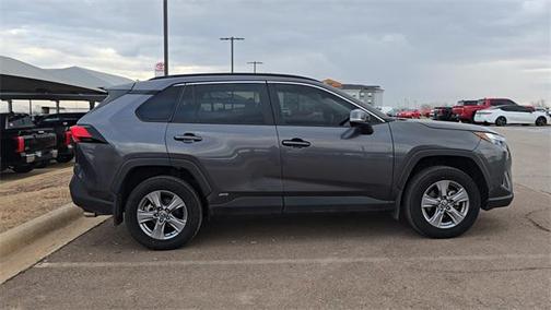 2022 Toyota RAV4 Hybrid XLE