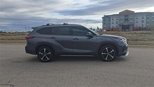 2022 Toyota Highlander XSE