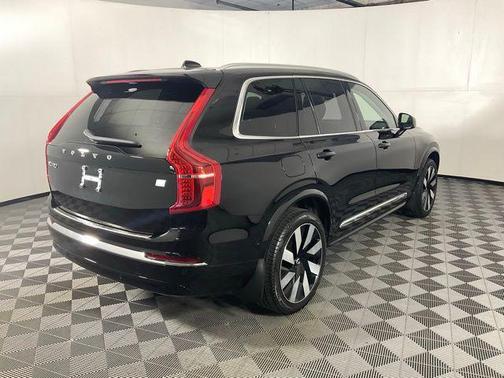 2024 Volvo XC90 Recharge Plug-In Hybrid T8 Plus Bright Theme 7-Seater