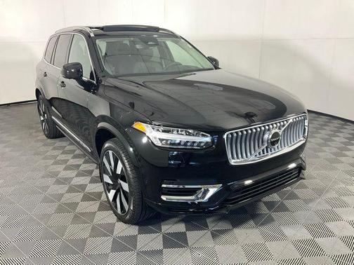 2024 Volvo XC90 Recharge Plug-In Hybrid T8 Plus Bright Theme 7-Seater