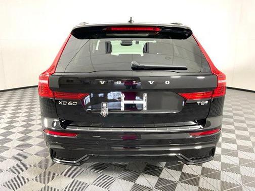 2025 Volvo XC60 Plug-In Hybrid T8 Plus