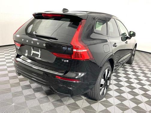 2025 Volvo XC60 Plug-In Hybrid T8 Plus