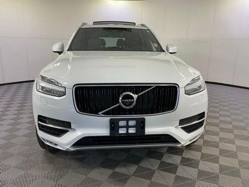 2018 Volvo XC90 T6 Momentum