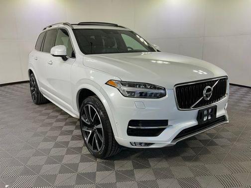 2018 Volvo XC90 T6 Momentum