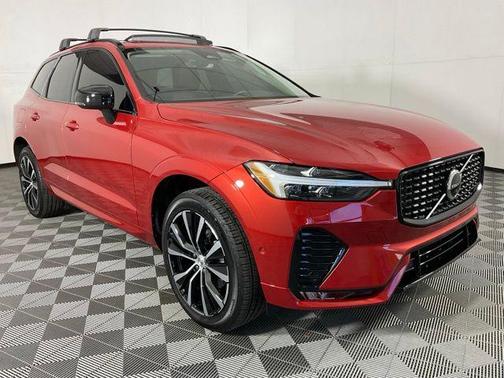 2024 Volvo XC60 B5 Plus Dark Theme