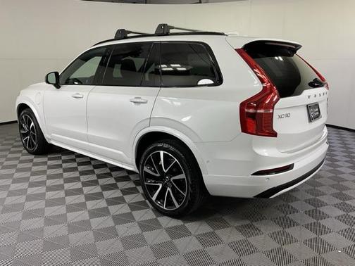 2023 Volvo XC90 Recharge Plug-In Hybrid T8 Plus Dark Theme 7-Seater