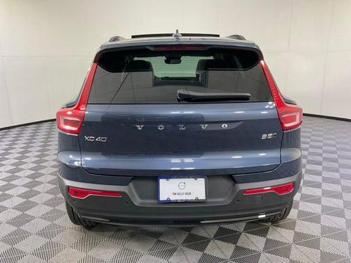 2026 Volvo XC40 B5 Ultra