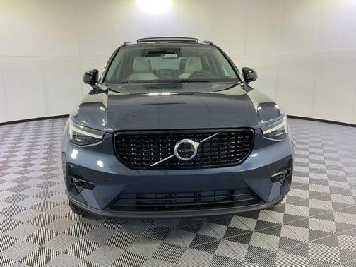 2026 Volvo XC40 B5 Ultra
