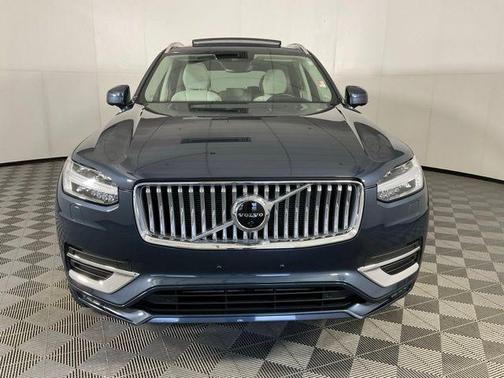 2022 Volvo XC90 T6 Inscription