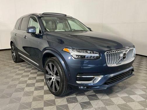 2022 Volvo XC90 T6 Inscription