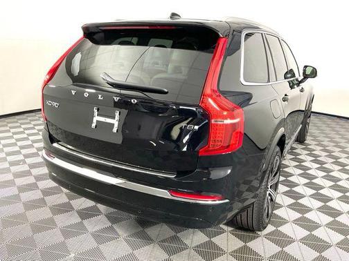 2025 Volvo XC90 Plug-In Hybrid Ultra Bright Theme
