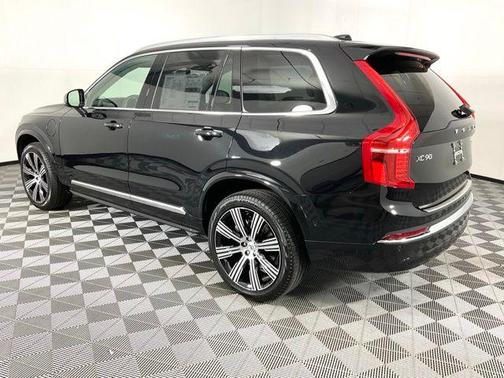 2025 Volvo XC90 Plug-In Hybrid Ultra Bright Theme