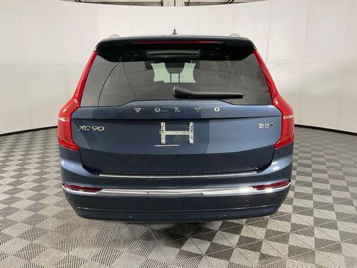 2024 Volvo XC90 B5 Core Bright Theme