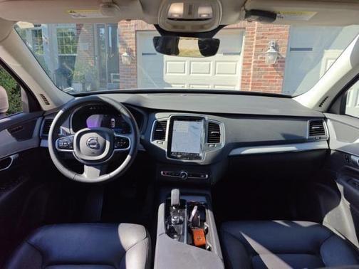 2024 Volvo XC90 B5 Core Bright Theme