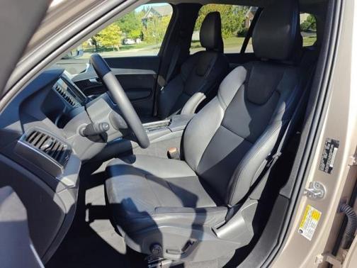 2024 Volvo XC90 B5 Core Bright Theme