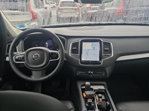 2024 Volvo XC90 B5 Core Bright Theme