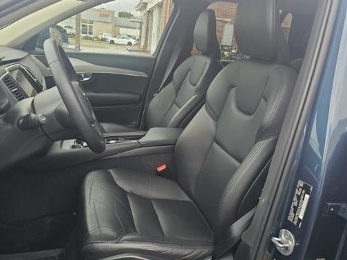 2024 Volvo XC90 B5 Core Bright Theme