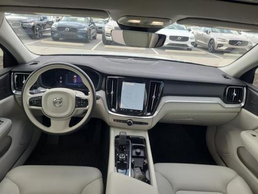 2024 Volvo S60 B5 Plus Dark Theme
