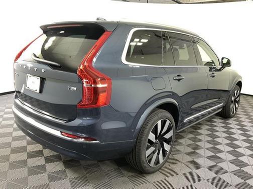 2025 Volvo XC90 Plug-In Hybrid Plus