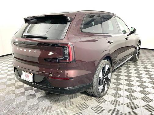 2025 Volvo EX90 Twin Motor Performance Ultra 6-Seater