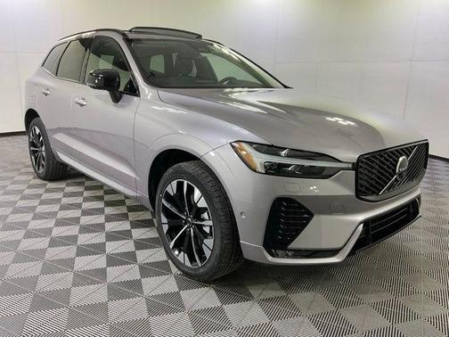 Aurora Silver 2026 Volvo XC60 B5 Plus