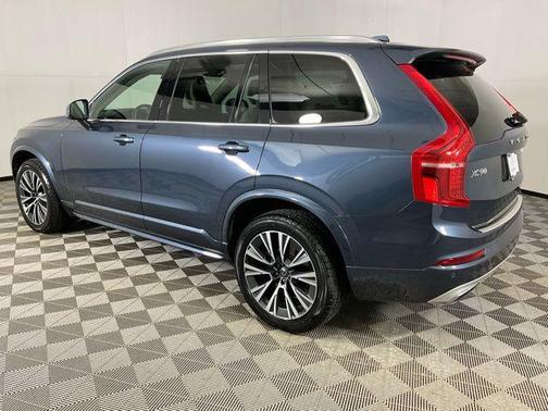 2021 Volvo XC90 T5 Momentum
