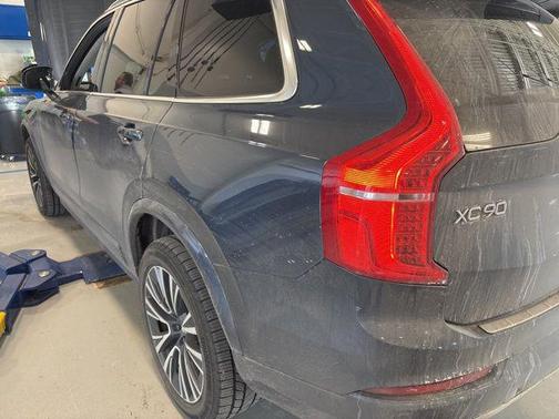 2021 Volvo XC90 T5 Momentum