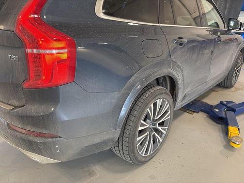 2021 Volvo XC90 T5 Momentum