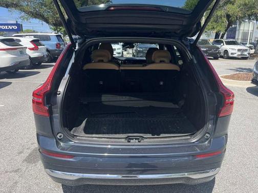 2022 Volvo XC60 Recharge Plug-In Hybrid T8 Inscription