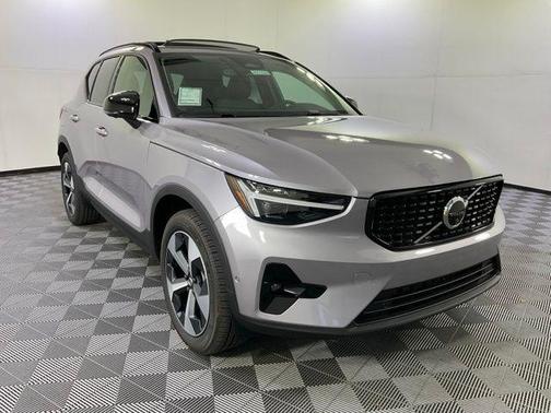 2026 Volvo XC40 B5 Plus