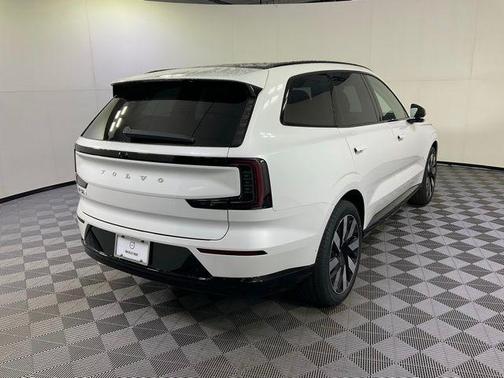 2025 Volvo EX90 Twin Motor Performance Ultra 6-Seater