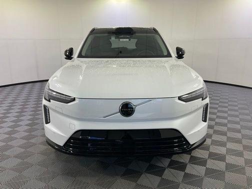 2025 Volvo EX90 Twin Motor Performance Ultra 6-Seater